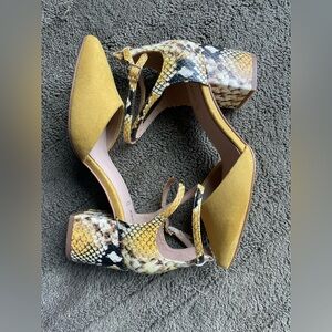 ALDO!  Yellow suede Snake Print Block Heels,  brand new sz 8!